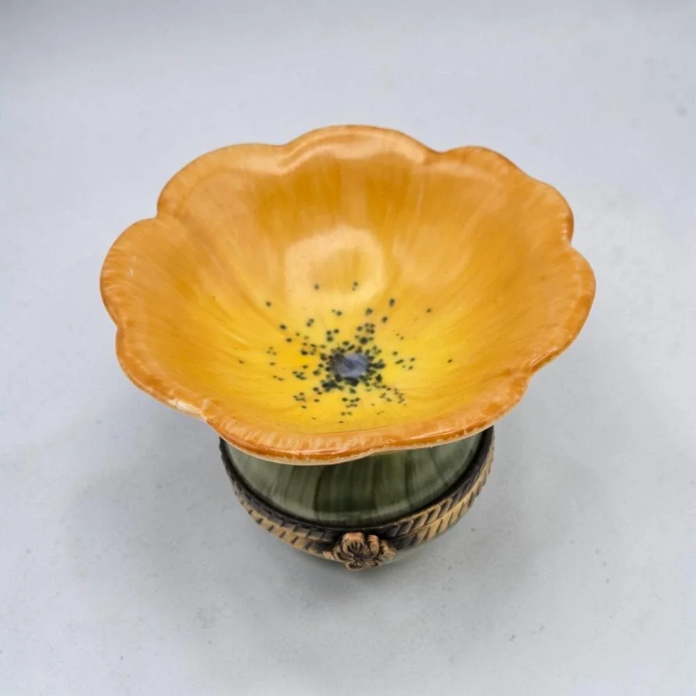 Vintage Westmore Porcelain Yellow Flower Trinket Box With Brass Hinge #375